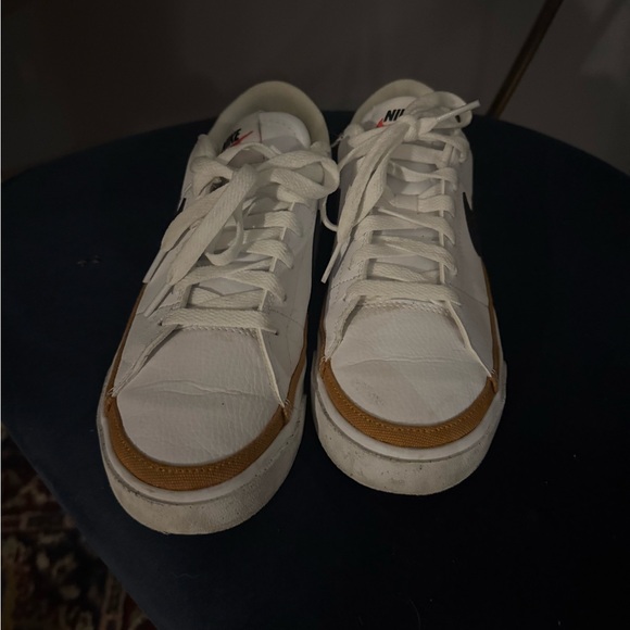 Nike White Court Legacy Next Nature Sneakers - Picture 2 of 6